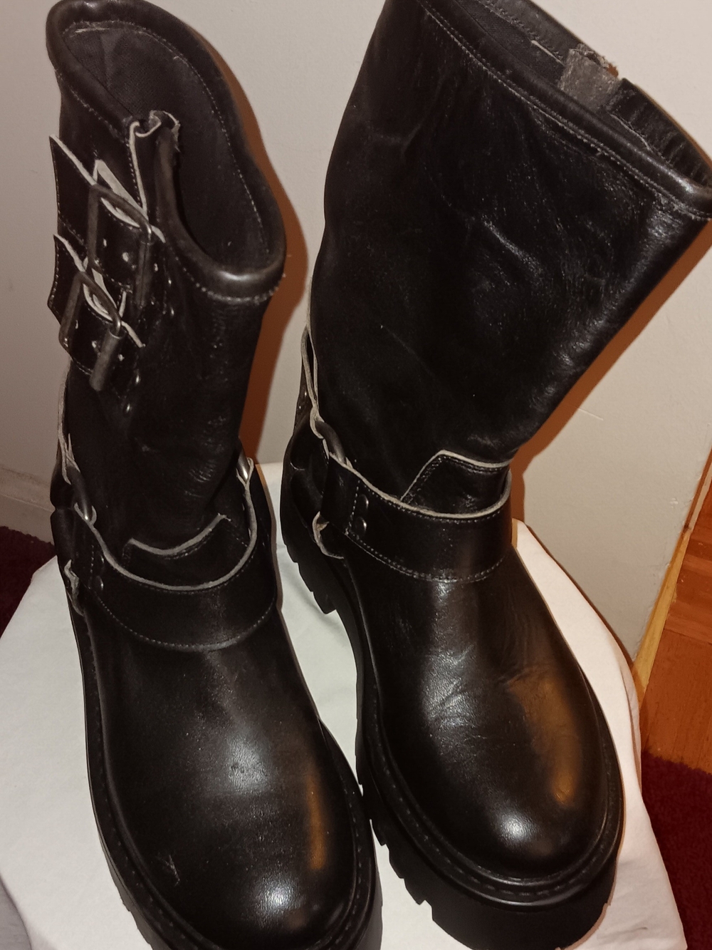 Black Ladies Steve Madden Leather Buckle Boots